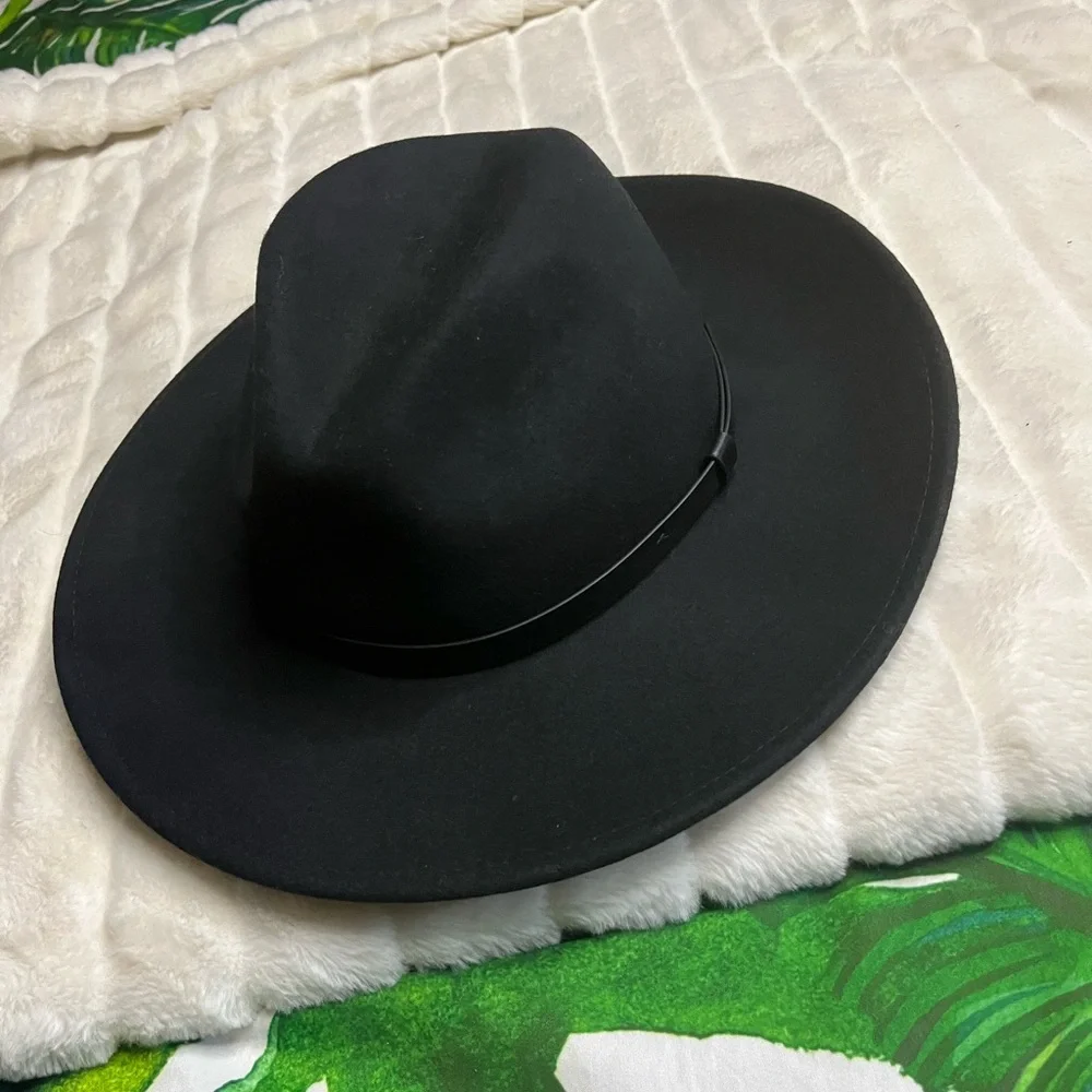 NWT Urban Outfitters OSFM Black Wide Brim Casual Festival Summer Midwest Hat